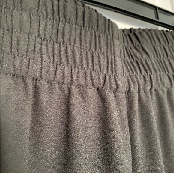 Perfect Fitting Black Dressy Joggers Rich Fabric - Picture 6 of 8